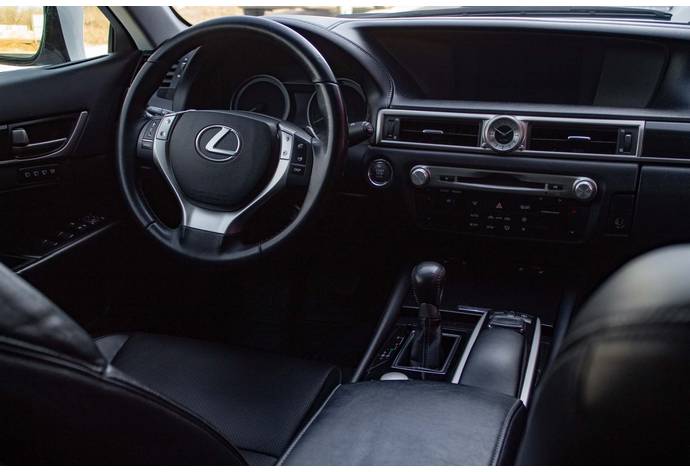 Lexus GS250 car interior